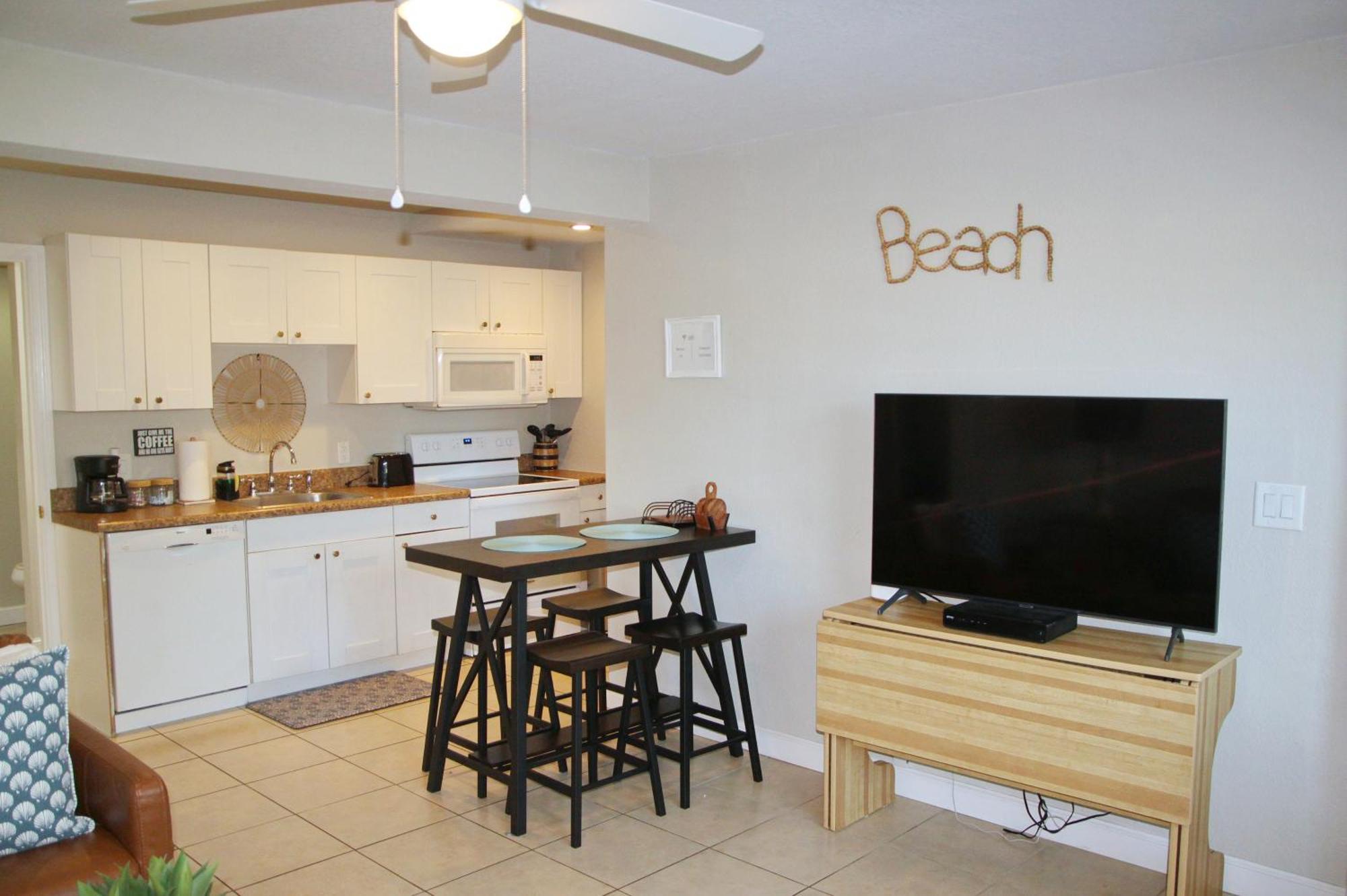 Naples Park Oasis - Cozy Two Bedroom Apartment Ngoại thất bức ảnh