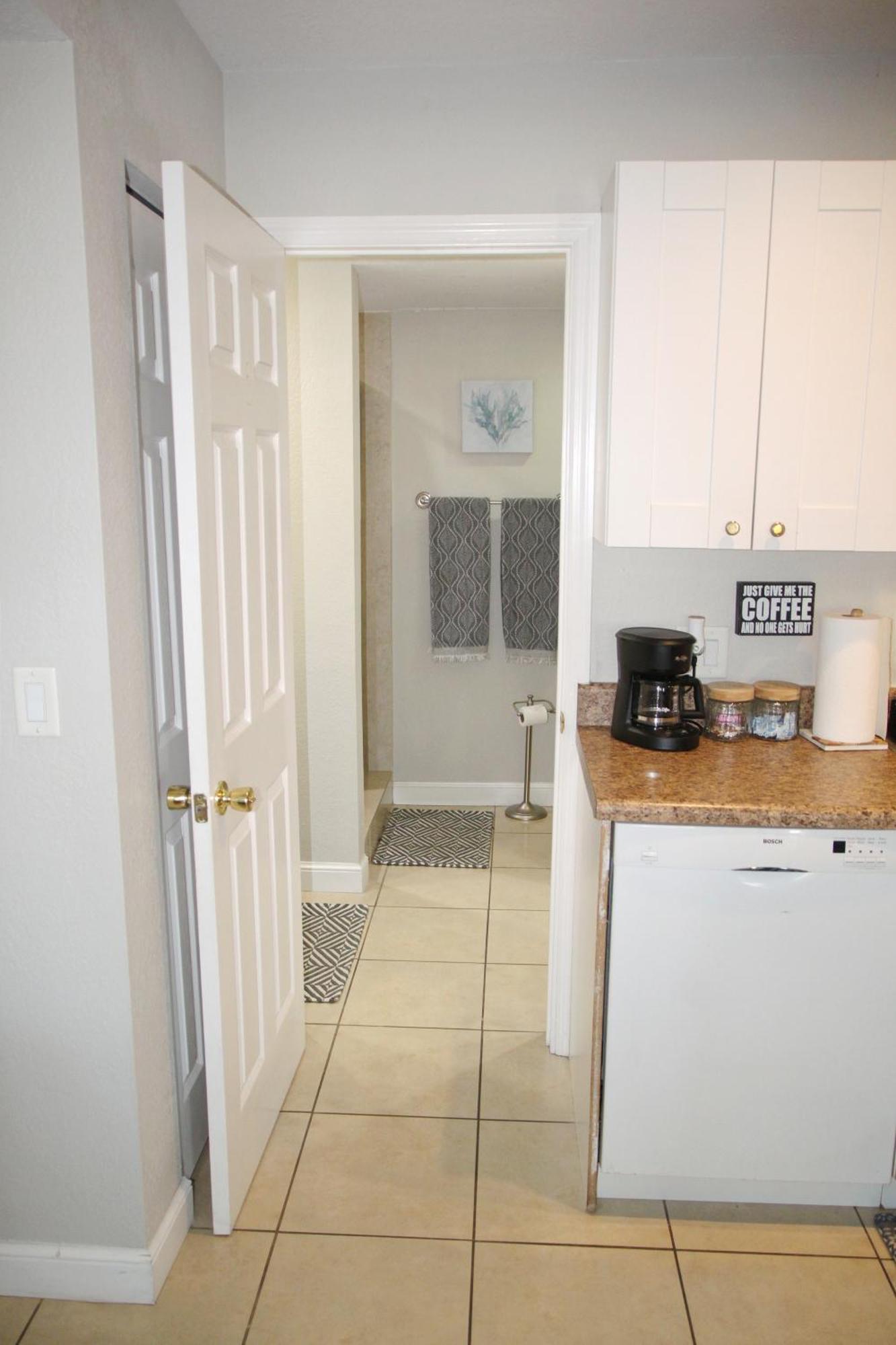 Naples Park Oasis - Cozy Two Bedroom Apartment Ngoại thất bức ảnh